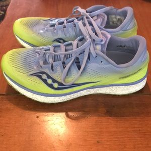 Saucony Women’s Freedom ISO Running Shoes size 9